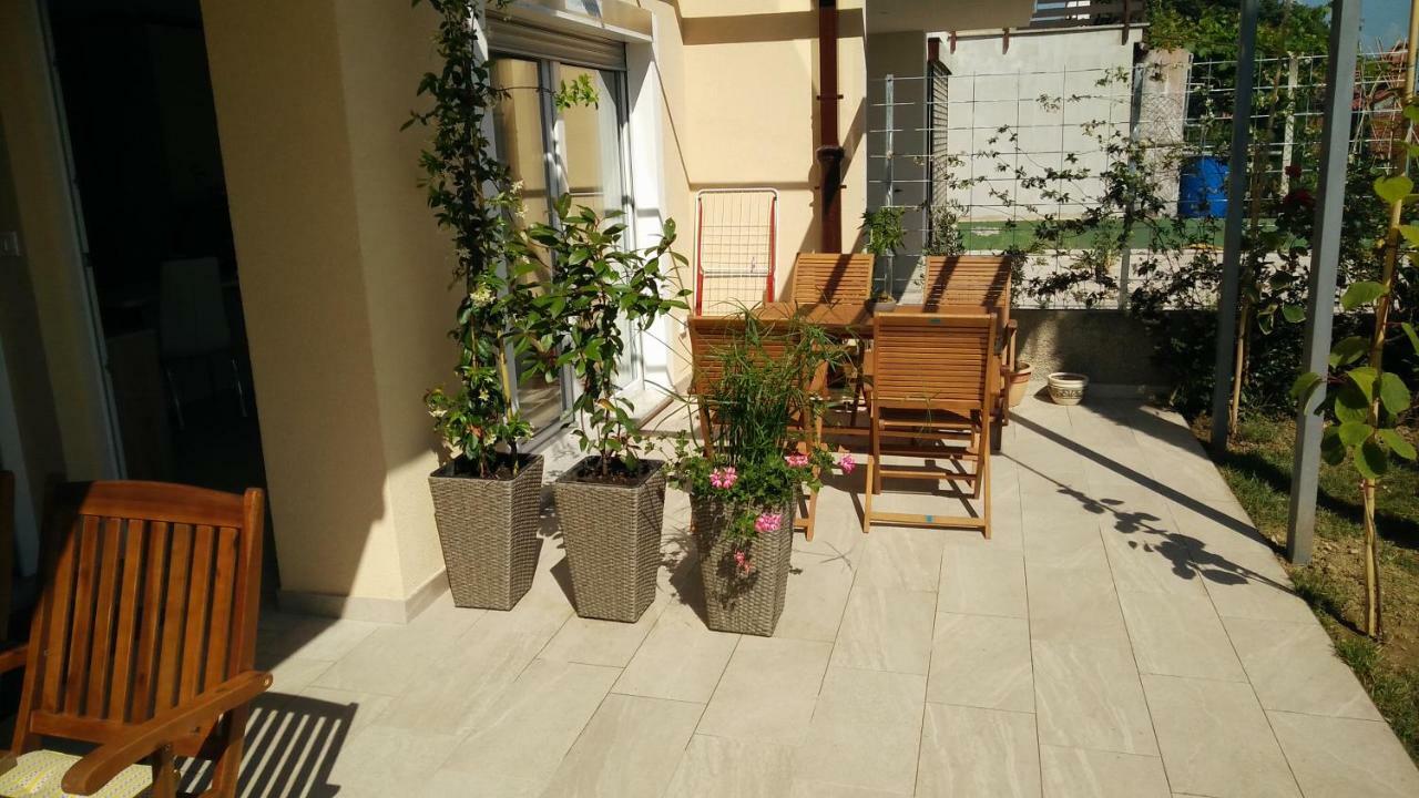 Garden View Apartments Ankaran Kültér fotó