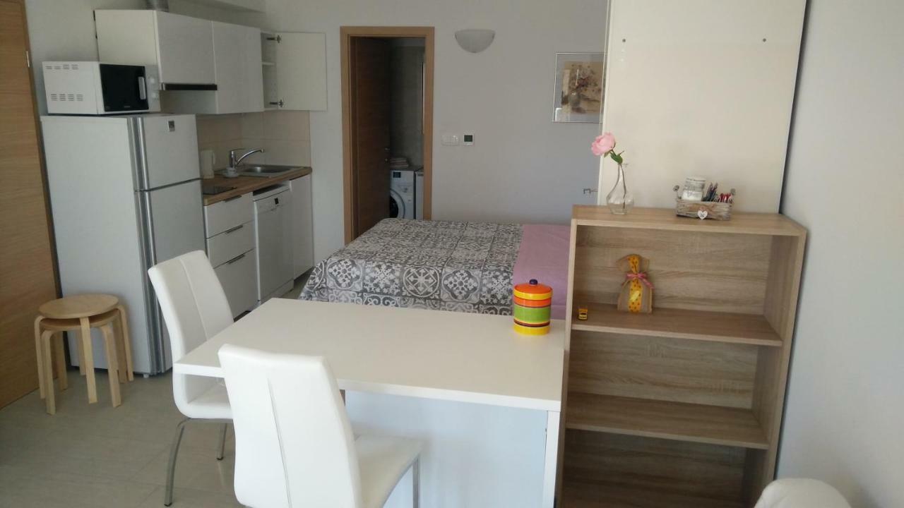 Garden View Apartments Ankaran Kültér fotó