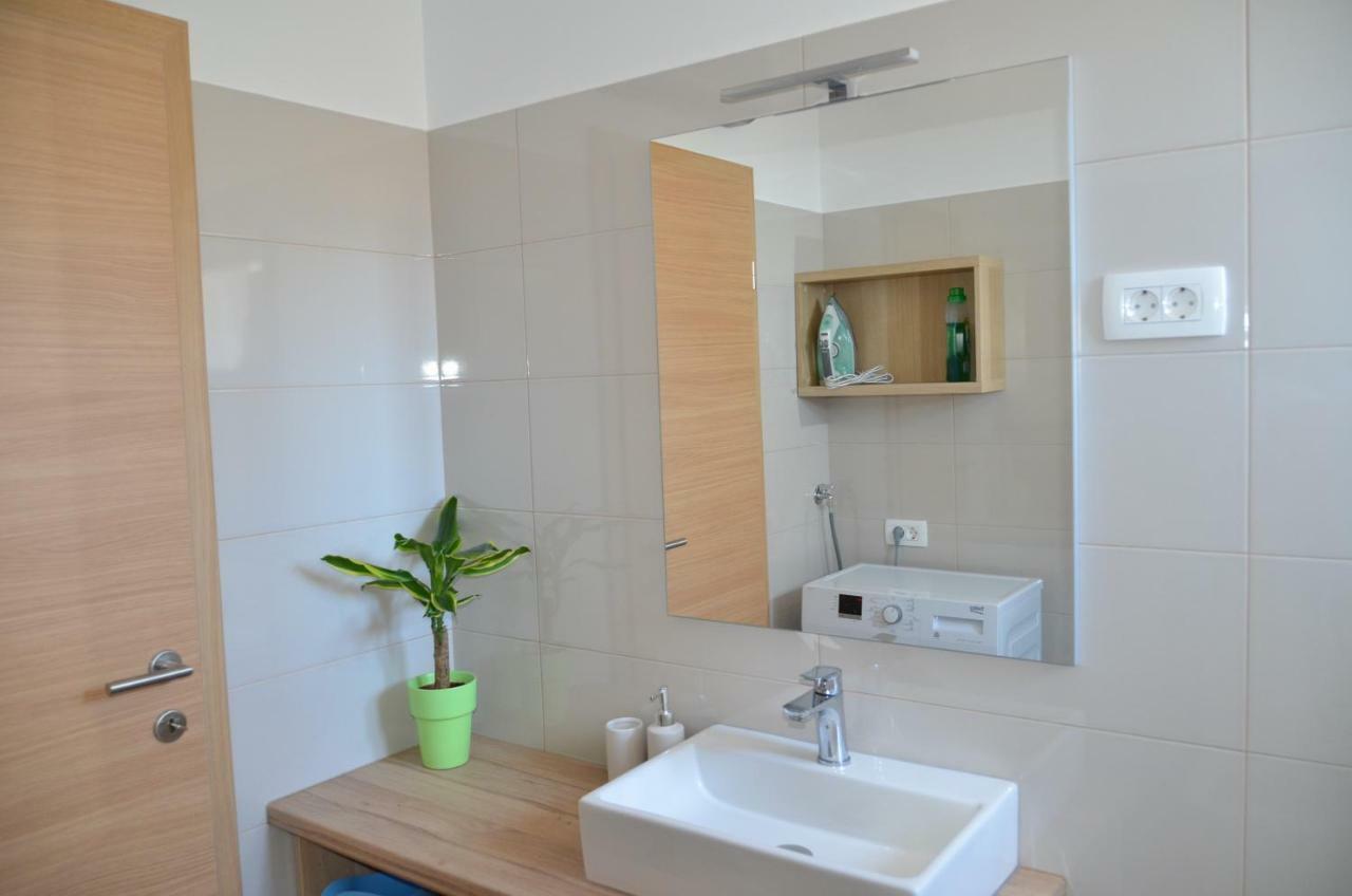 Garden View Apartments Ankaran Kültér fotó